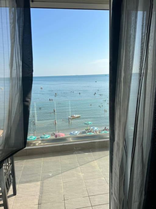 Seaside Apartment Durrës Exterior foto